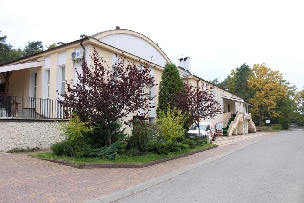 Hotel Lachowka Krepiec Экстерьер фото