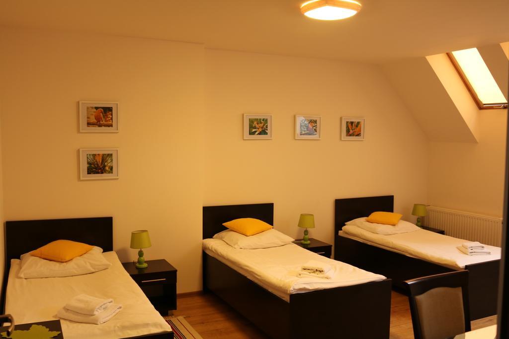 Hotel Lachowka Krepiec Экстерьер фото