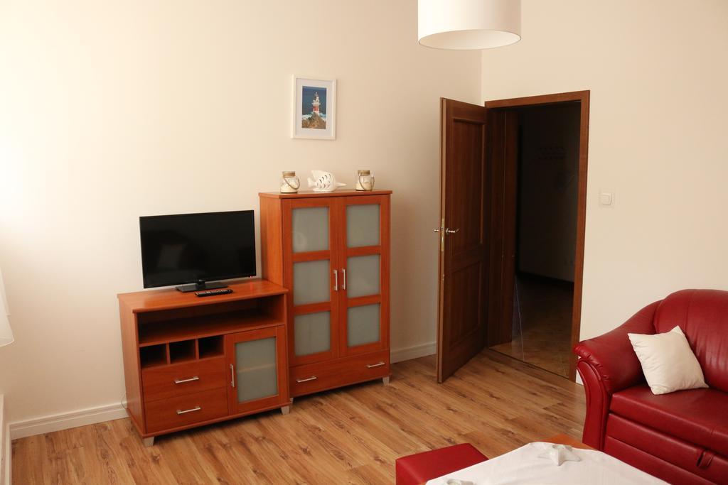 Hotel Lachowka Krepiec Экстерьер фото